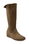 Zigi Hidden Wedge Boot In Sand Suede