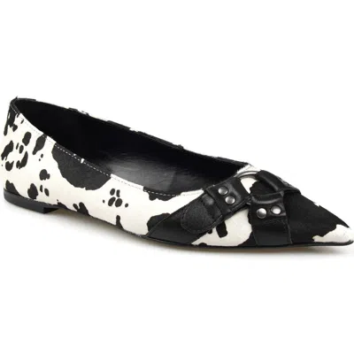 Zigi Hilo Pointed Toe Flat In Black