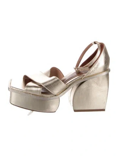 Pre-owned Zimmermann Leather Pumps In Gold/metallic