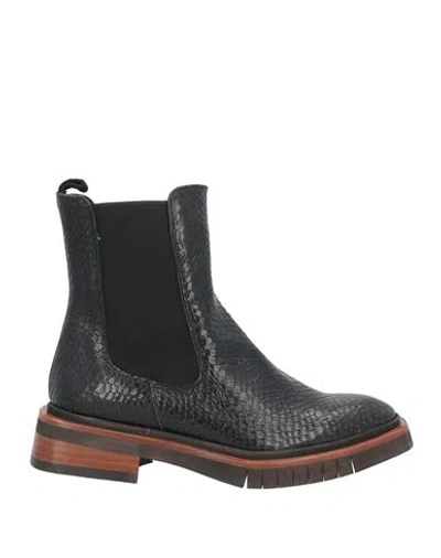 Zinda Woman Ankle Boots Black Size 10 Soft Leather