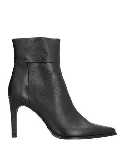 Zinda Woman Ankle Boots Black Size 5 Leather