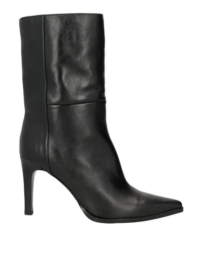 Zinda Woman Ankle Boots Black Size 6 Leather