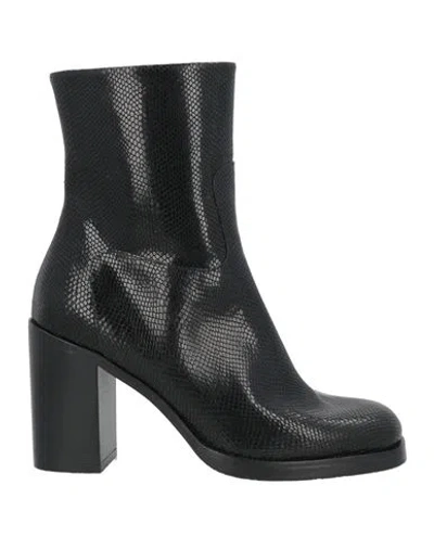 Zinda Woman Ankle Boots Black Size 7 Leather