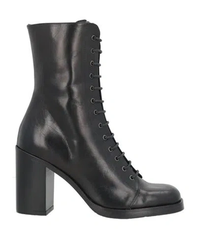 Zinda Woman Ankle Boots Black Size 7 Leather