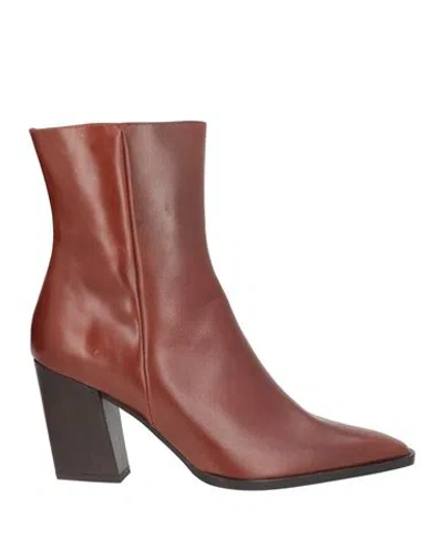 Zinda Woman Ankle Boots Brown Size 12 Leather
