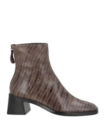 Zinda Woman Ankle Boots Brown Size 7 Leather