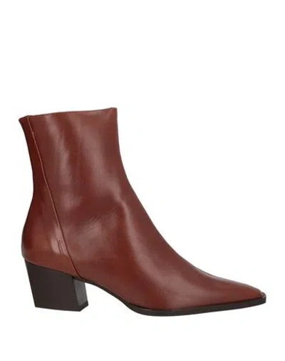 Zinda Woman Ankle Boots Tan Size 10 Leather In Brown
