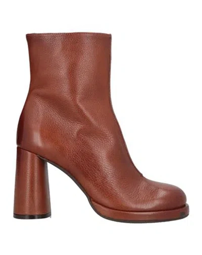 Zinda Woman Ankle Boots Tan Size 7 Leather In Burgundy