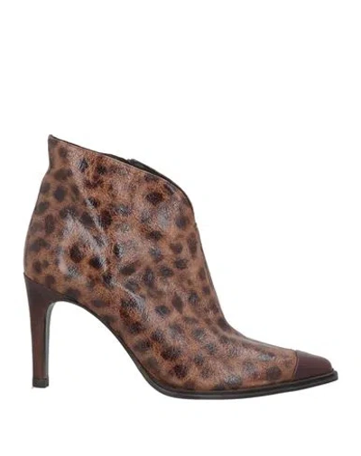 Zinda Woman Ankle Boots Tan Size 7 Leather In Brown
