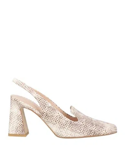 Zinda Woman Pumps Beige Size 7 Leather