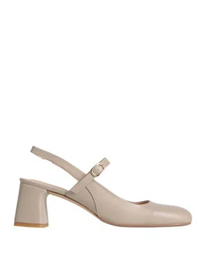 Zinda Woman Pumps Beige Size 7.5 Leather
