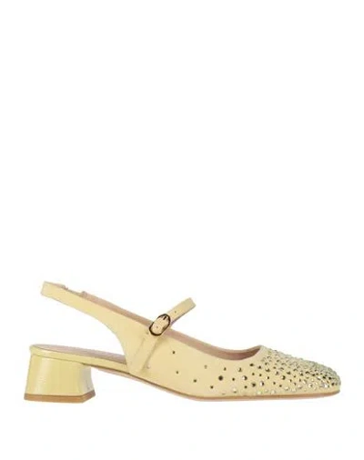 Zinda Woman Pumps Pastel Yellow Size 7 Leather