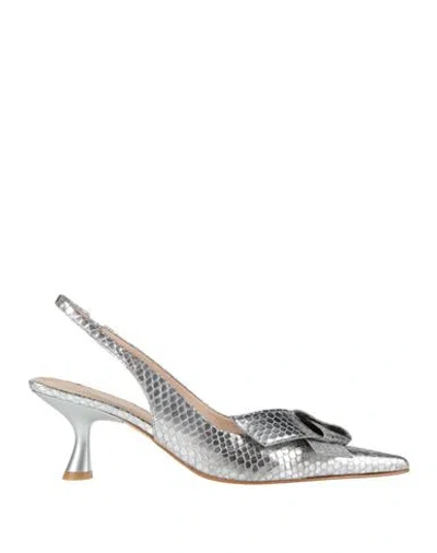 Zinda Woman Pumps Silver Size 8 Leather