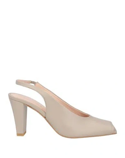 Zinda Woman Sandals Beige Size 6 Leather
