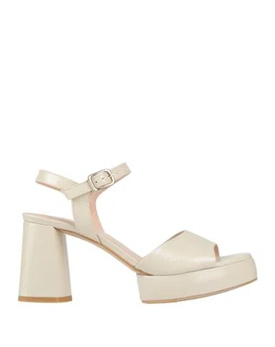 Zinda Woman Sandals Cream Size 8 Leather In White