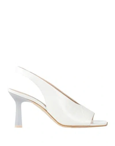 Zinda Woman Sandals White Size 9 Leather