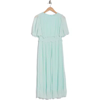 Zoe And Claire Short Sleeve Smocked Plissé Dress In Mint
