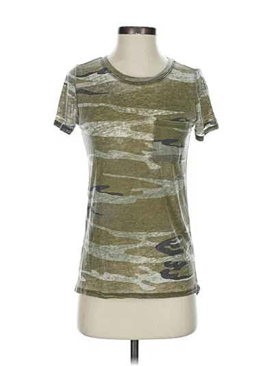 Pre-owned Zoe+liv Short Sleeve Top Green Camo Pattern Crew Neck Tops