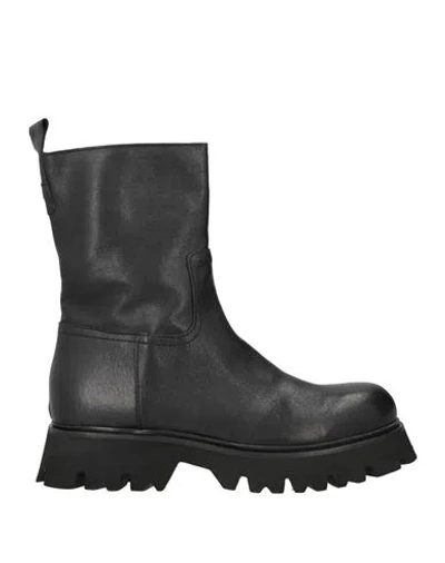 Zoe Woman Ankle Boots Black Size 6 Leather