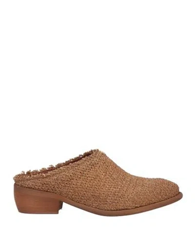 Zoe Woman Mules & Clogs Camel Size 8 Natural Raffia