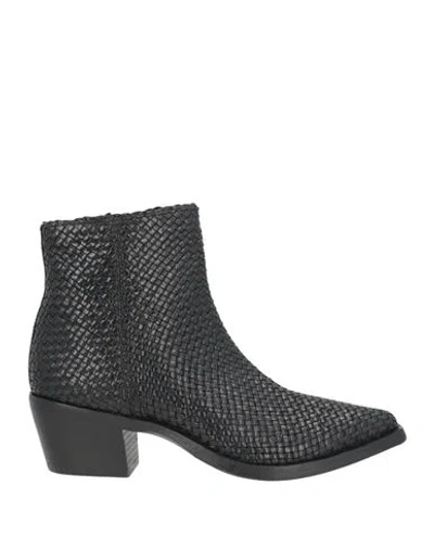 Zolfo Woman Ankle Boots Black Size 8 Leather