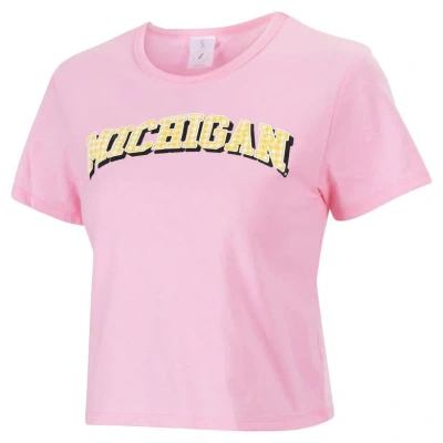 Zoozatz Pink Michigan Wolverines Gingham Logo Cropped T-shirt