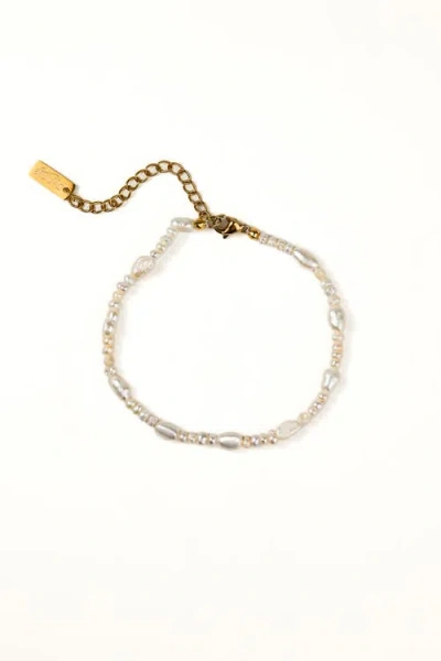 Zynnia Collective Dew Pearl Bracelet In White