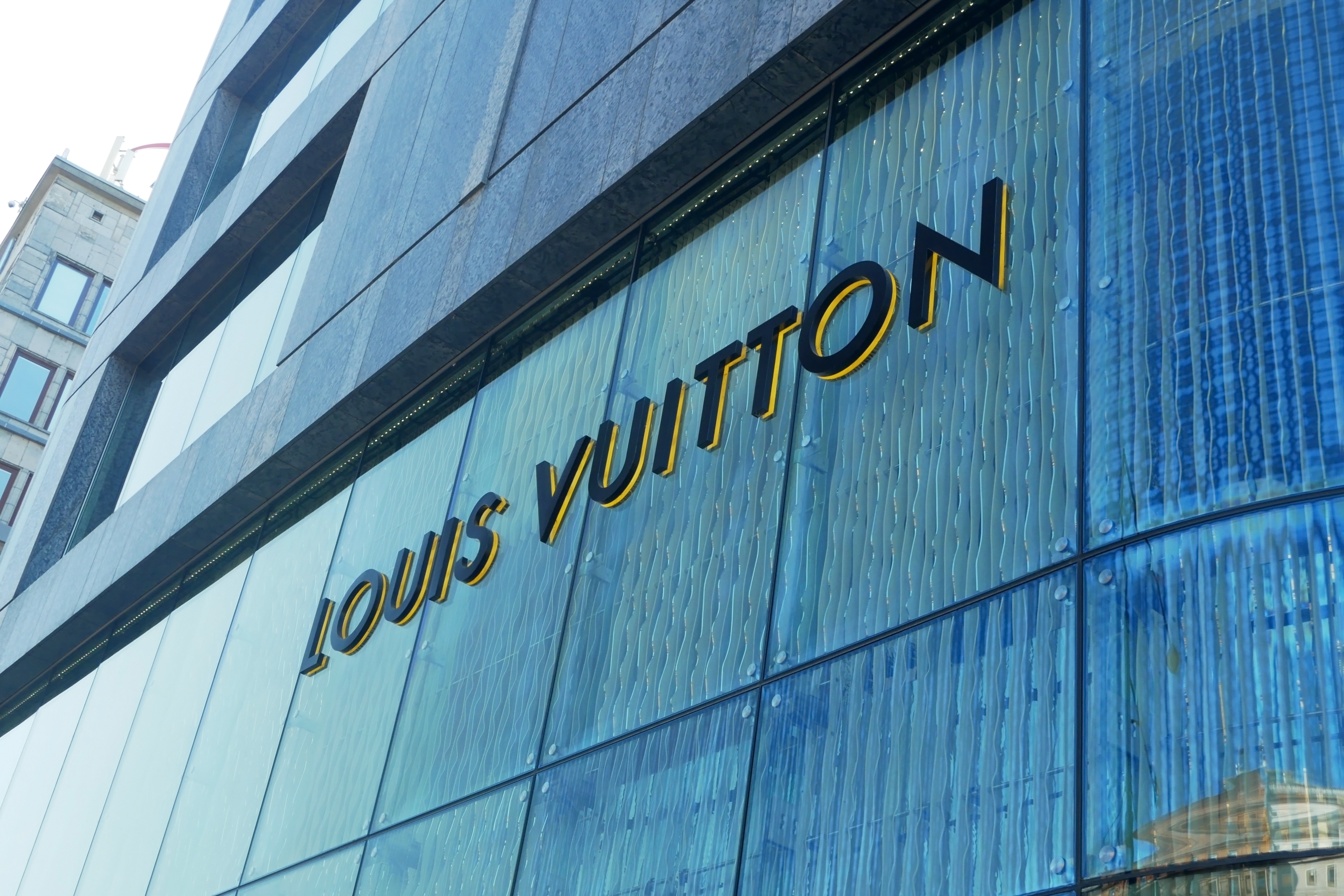 How to Authenticate a Louis Vuitton Bag