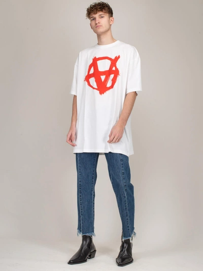 Shop Vetements Anarchy Gothic Logo T-shirt White Red