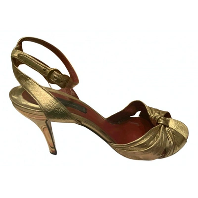 Pre-owned Marc Jacobs Gold Leather Sandals