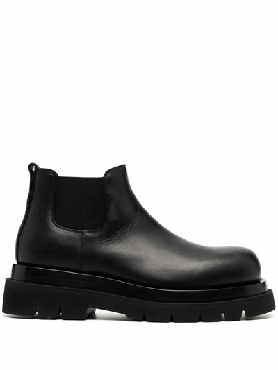 Shop Bottega Veneta Men's Black Leather Ankle Boots