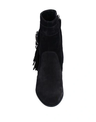 Tod's Ankle Boots In Black