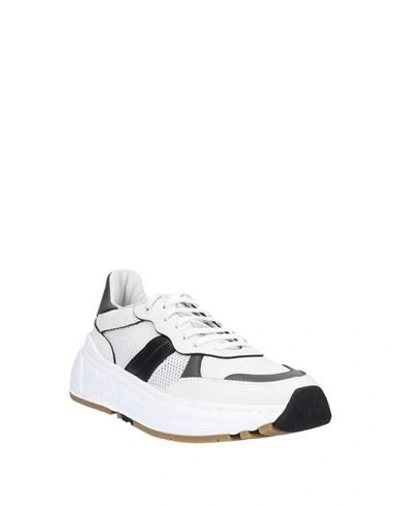 Shop Bottega Veneta Sneakers In Ivory