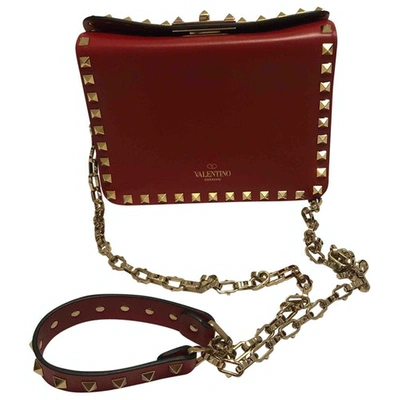 Pre-owned Valentino Garavani Leather Clutch Bag In Red