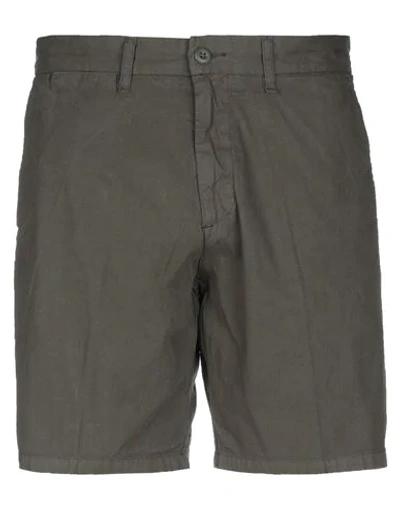 Shop Carhartt Man Shorts & Bermuda Shorts Military Green Size 29 Cotton