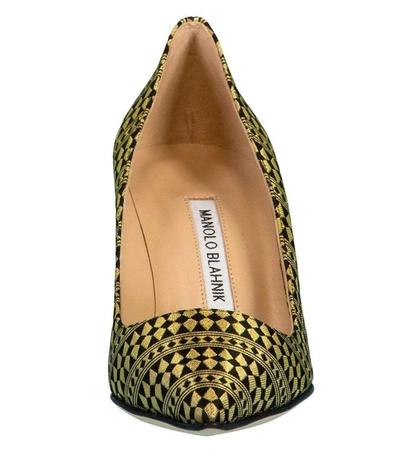 Shop Manolo Blahnik Jacquard Bb Pump In Blk/gld