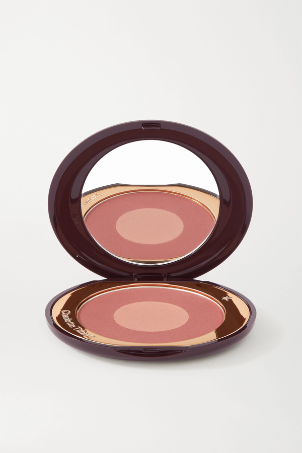 charlotte tilbury cheek to chic walk of no shame