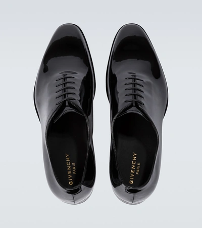 Shop Givenchy Classic Oxford Formal Shoes In Black
