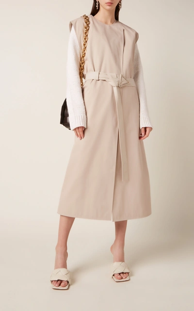 Bottega Veneta Removable Sleeve Crepe Trench Coat In Neutral