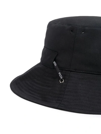 VLTN STAR BUCKET HAT