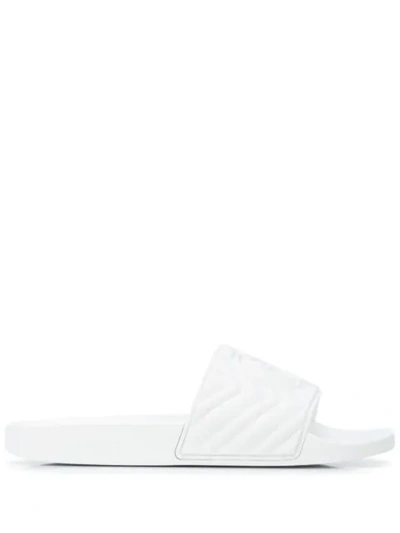 Shop Gucci Matelassé Rubber Pool Slides In White