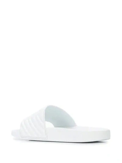 Shop Gucci Matelassé Rubber Pool Slides In White