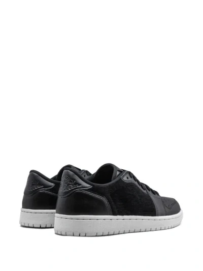 Jordan Air  1 Retro Low No Swoosh In Black