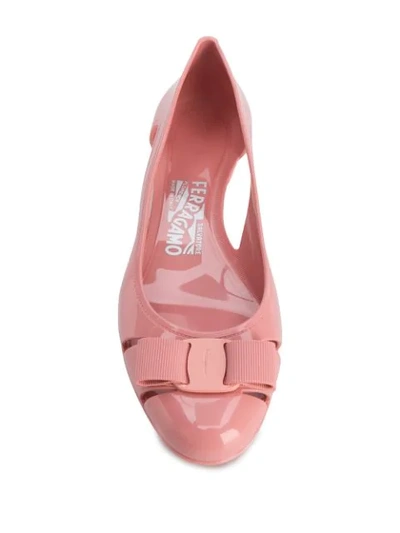 Shop Ferragamo Vara Bow Ballerina Shoes In Pink