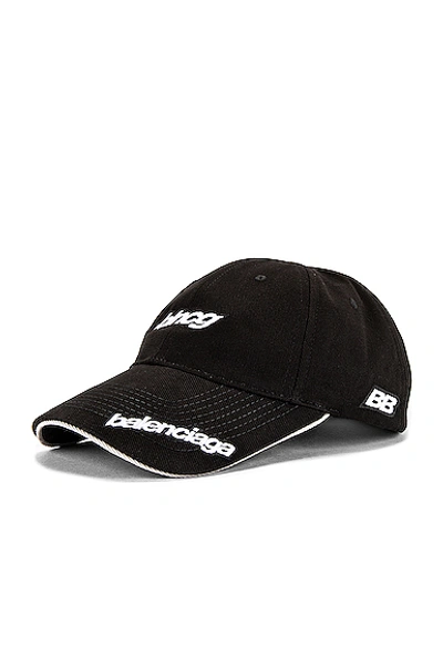 Shop Balenciaga 帽类 In Black & White