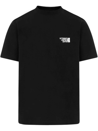 Shop Vetements T-shirt In Black