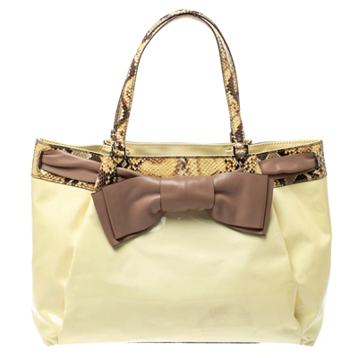 Pre-owned Valentino Garavani Cream/old Rose Pleated Patent Leather And Python Bow Tote