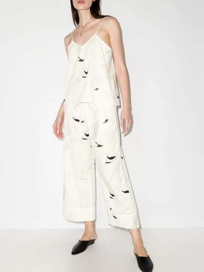 Shop Desmond & Dempsey Cygnus Pyjama Mit Schwan-print In Weiss