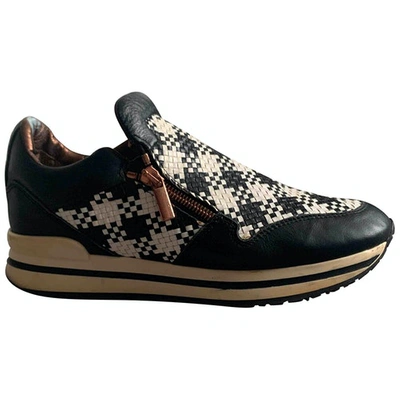 Pre-owned Alexander Smith Patent Leather Trainers In Black