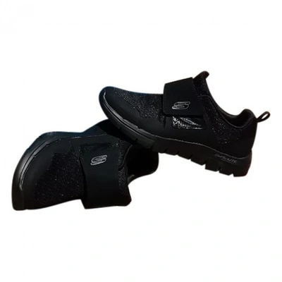 Pre-owned Skechers Low Trainers In Black